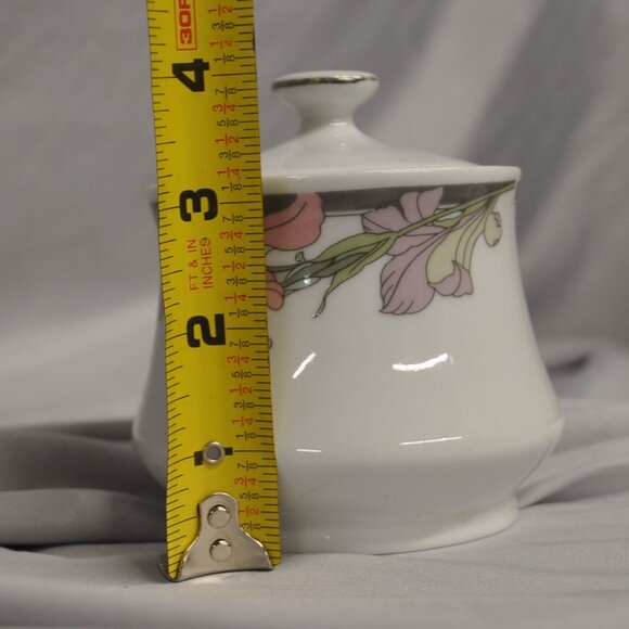 Silverie 12 oz vintage Iris sugar bowl with lid porcelain? (219w) - Picture 2 of 12